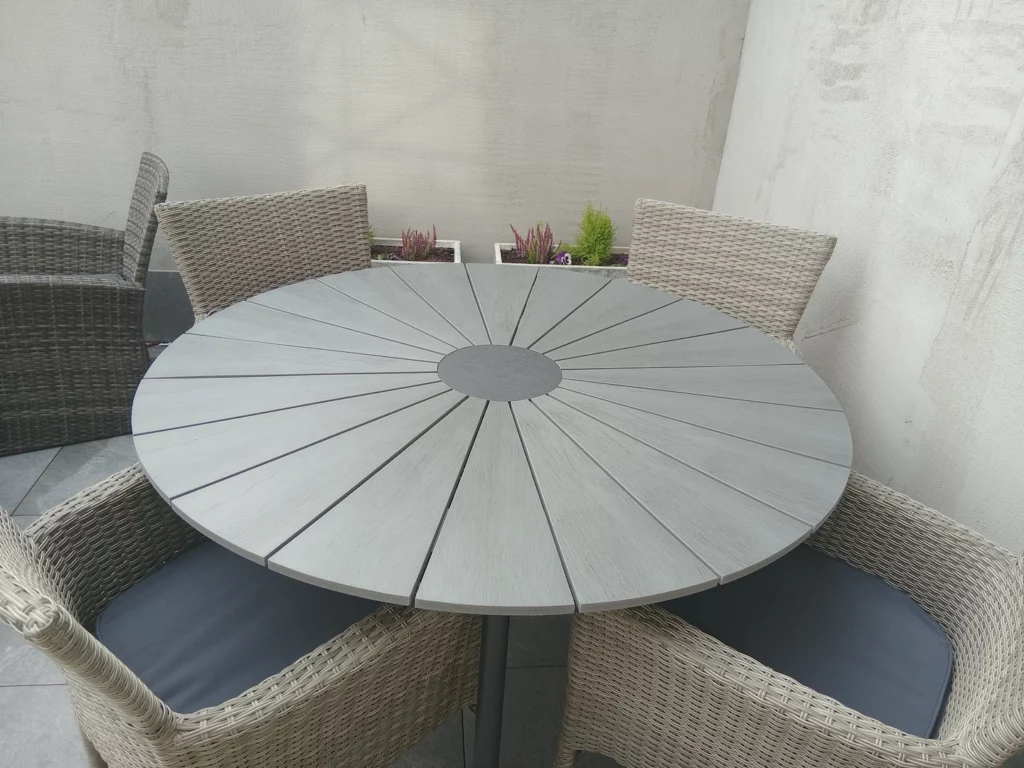 Appartement - Terrasse + table