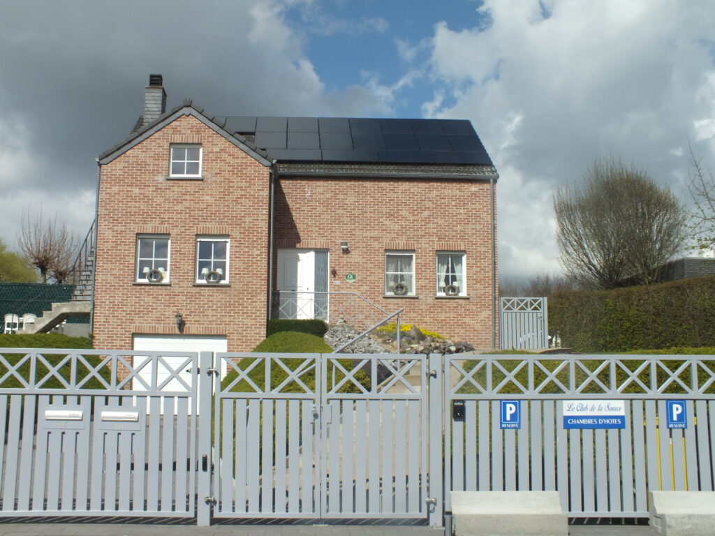 Maison avec grille